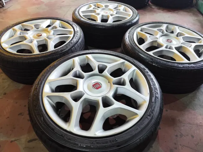 Rodas Aro 18" Originais Mod FIAT- Wolverine. C/pneus. ACEITO CARTÃO.