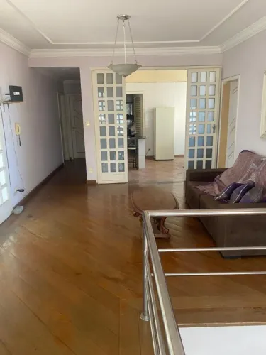 ALUGA-SE 01 SUITE EM CASA PARA REPÚBLICA FEMININA