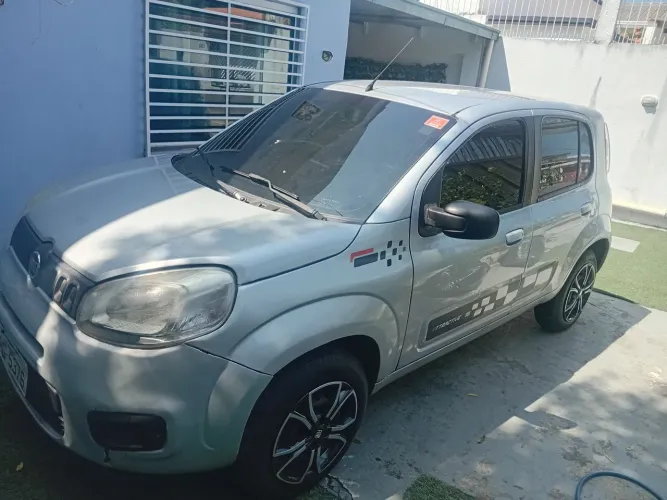 Fiat Uno Attractive 1.0 EVO Fire Flex 8V 5P 2015