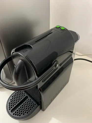 Cafeteira Nespresso Inissia D40