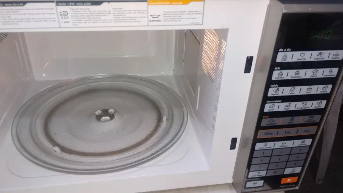 Micro-ondas Midea liva