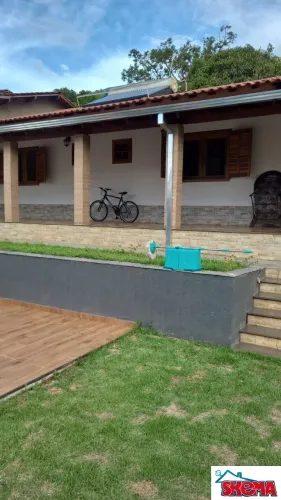 Chácara à venda em Juruaia-MG, bairro dos gomes: 4 quartos, 2 suítes, 1 sala, 3 banheiros,