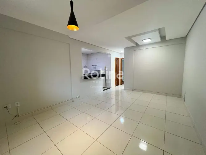 Apartamento à venda no Presidente Roosevelt, em Uberlândia, com suíte e churrasqueira