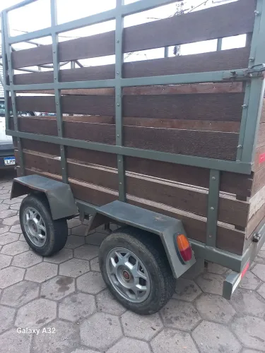 Vendo carretinha para 2 cavalos, 13.999