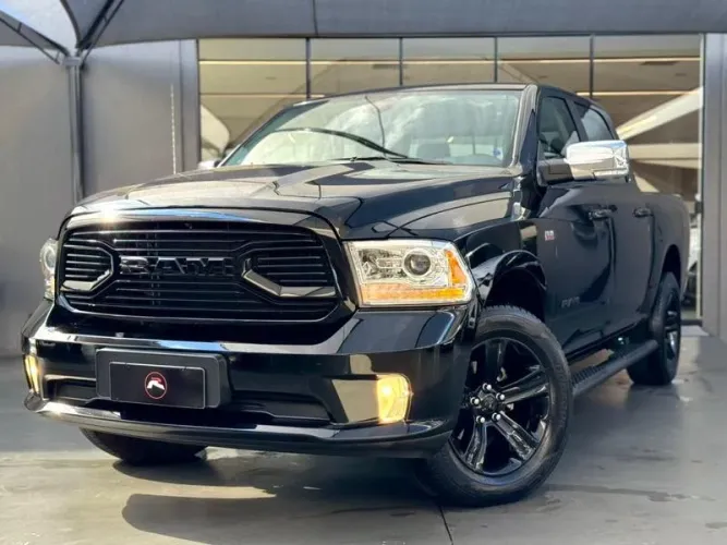 Ram Classic Laramie Night Edition 5.7 V8 16V Gasolina 4X4 Aut. 2023