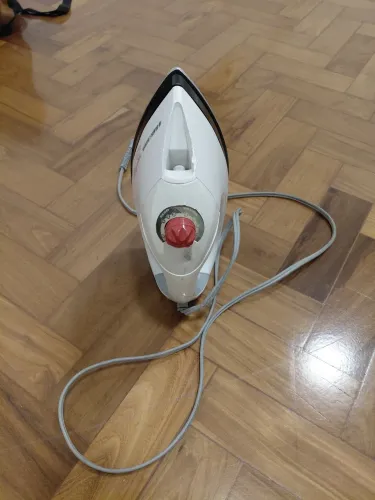 Ferro de passar a vapor