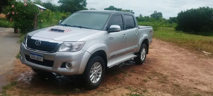 Toyota Hilux CD SRV D4-d 4X4 3.0 TDI Diesel AUT 2012
