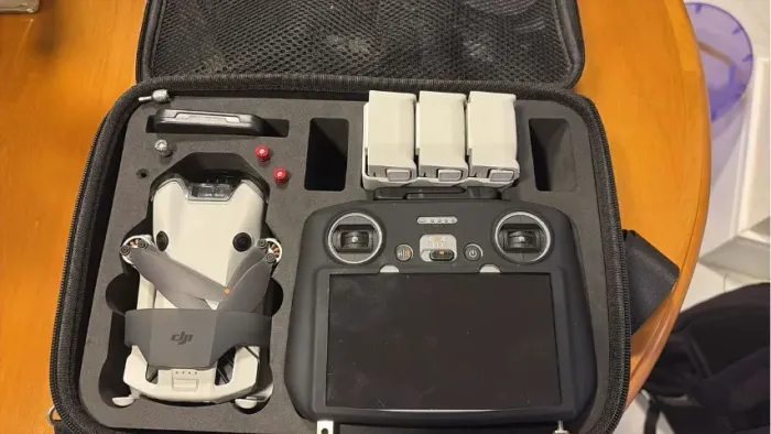 Drone DJI Mini 4 Pro - FLy More Combo
