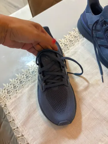 Tênis adidas