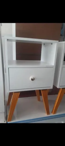 CRIADO MUDO RETRÔ