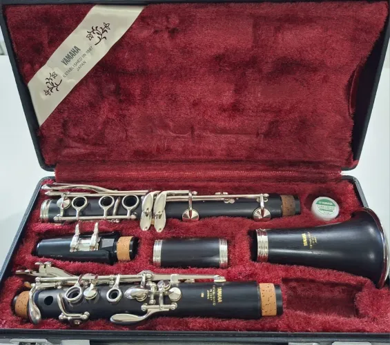 Clarinete yamaha ycl 352 madeira seminovo japan
