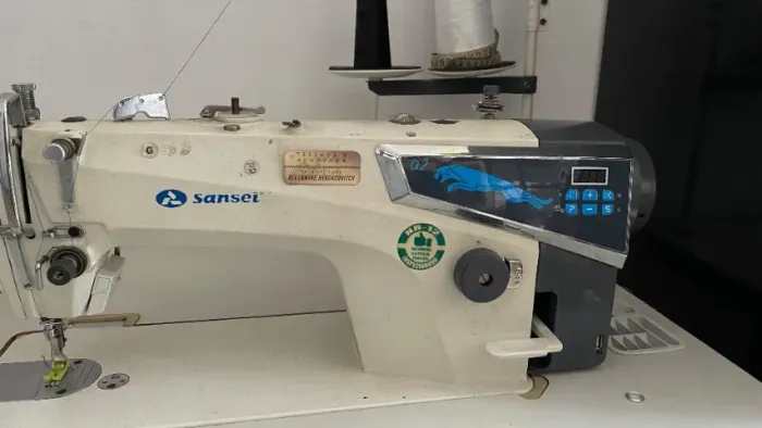 Máquina de Costura Industrial Sansei Q2 Eletrônica - R$ 2000,00