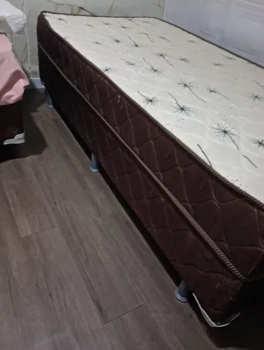 Cama box solteiro semi nova usada 1 mês só 350,00