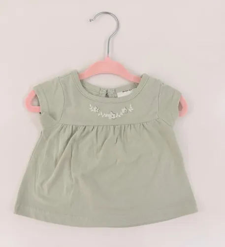 Camiseta menina 3 meses carters verde menta nova