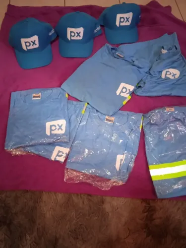 Vendo camisa e boné px