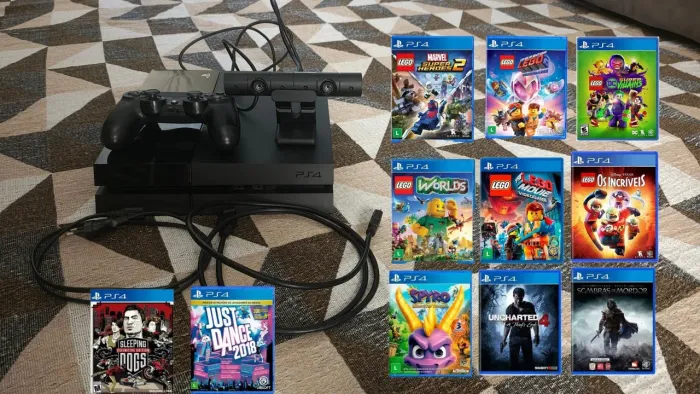 PS4 FAT + 1 Controle + 1 PS Câmera + 11 Jogos
