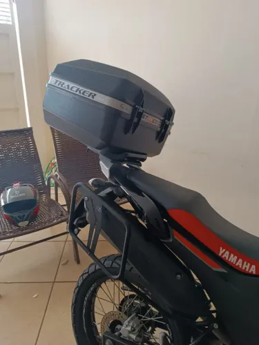 Baú bagageiro Stoned Tracker 52L em ótimo estado 