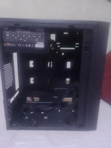Gabinete com fonte 