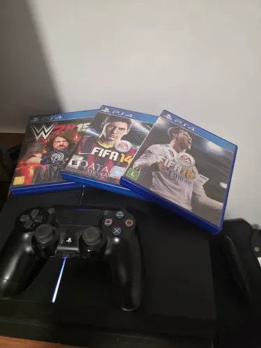 Vídeo game com controle,  carregador e 3 jogos Fifa 14 e 18