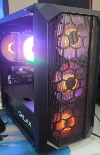Pc com R5 3600 e 16Gb memória