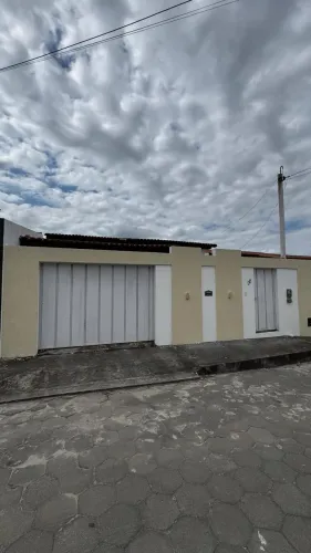 Casa para venda e locação com 3 quartos, sendo 1 suíte - Colina Verde, Teixeira de Freitas