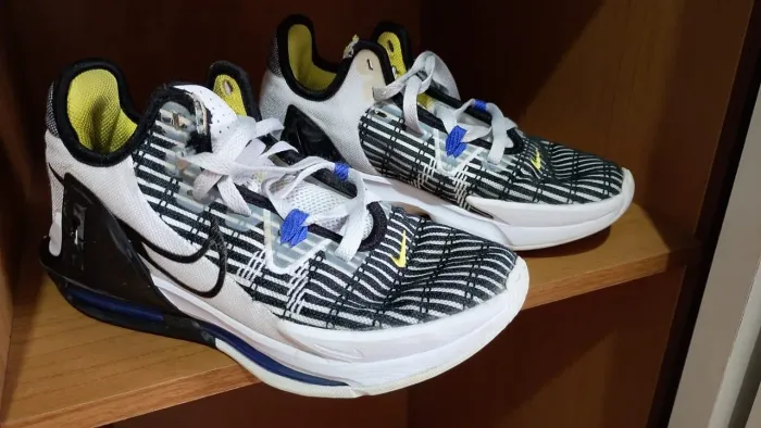 Nike LeBron Witness 6 na cor WhitePersian Violet