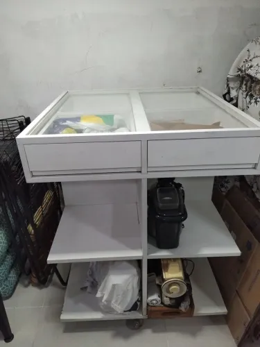 Balcao Expositor mercadoria 80 x 80 cm com gavetas