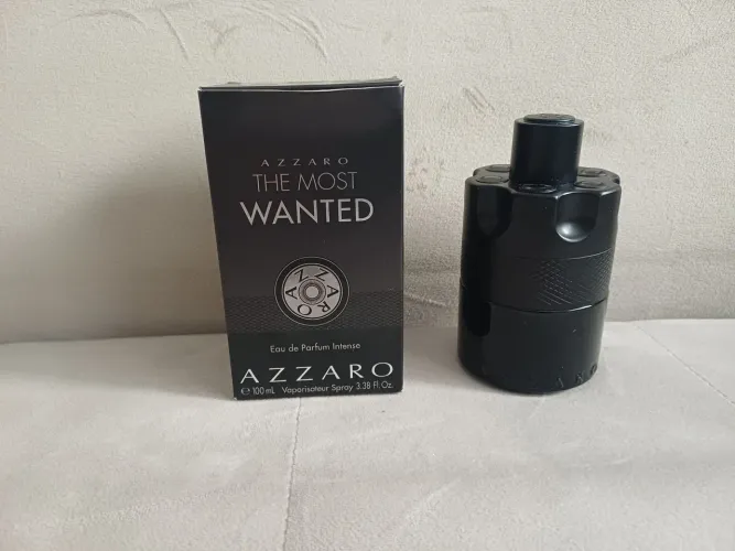 Vidro vazio do perfume Azzaro The most Wanted