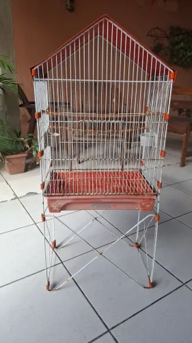 Vende-se gaiola grande