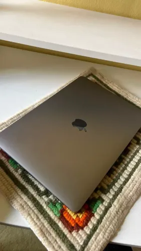 ? MacBook Pro M2