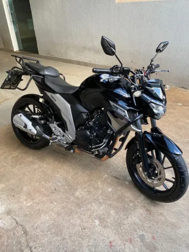 Yamaha FZ25 250 Fazer Flex 2020 troca por carro