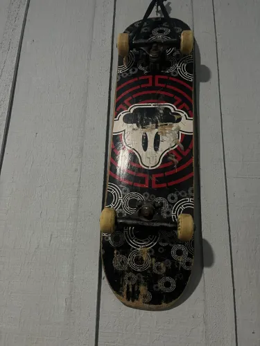 Skate,shape semi novo!!