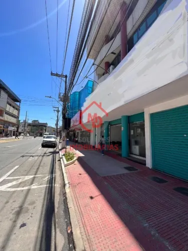 Prédio Comercial Estratégico na Avenida Expedito Garcia. Com elevador e garagem