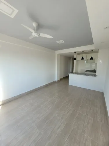 Apartamento Semi Novo no Centro 02 quartos