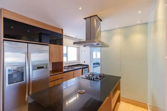 Apartamento á venda tem 194 metros quadrados com 3 quartos em Campo Belo - São Paulo - SP