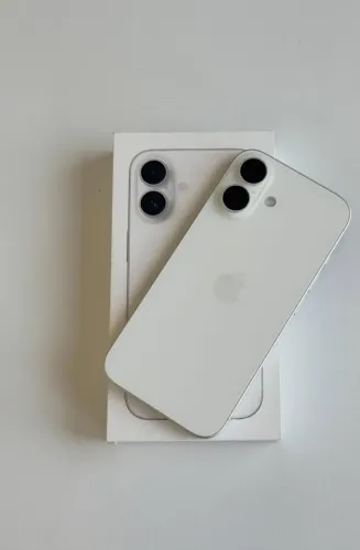iPhone 16 128gb preto e branco 