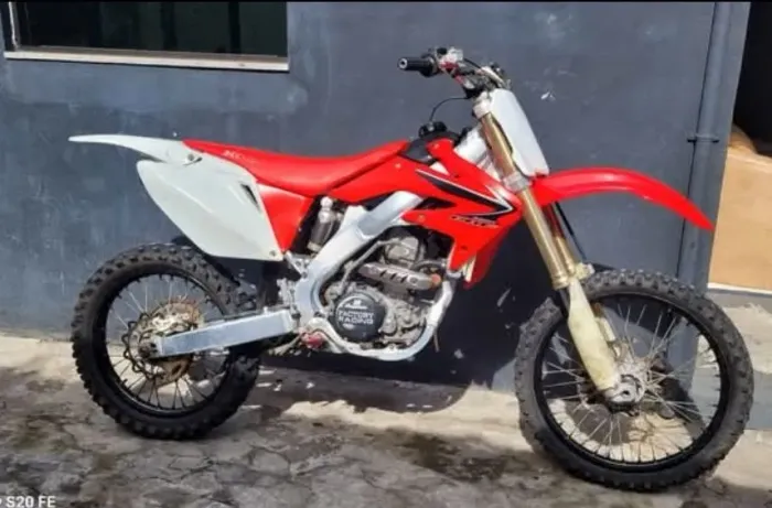 CRF 250 R ACEITO TROCA