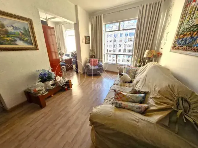 Imóvel para venda possui 85 metros quadrados com 3 quartos em Copacabana - Rio de Janeiro