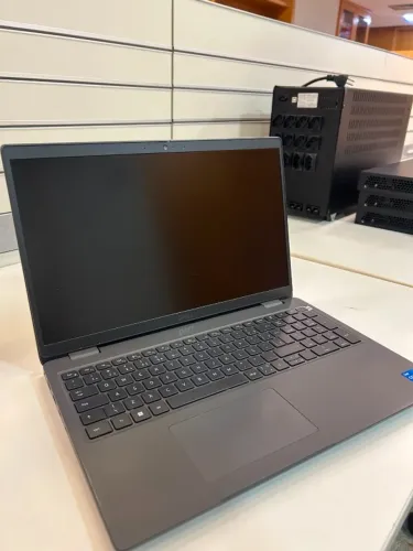 Dell Latitude 3540 | Na Garantia até 2027 | Estado semi Novo