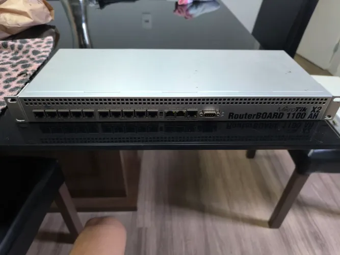 Roteador Mikrotik Routerboard Rb1100ahx2 Prata