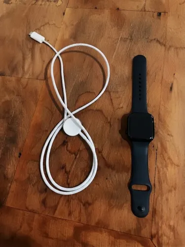 Apple Watch Series 11 GPS 42mm 64GB 100% Bateria Estado de Novo