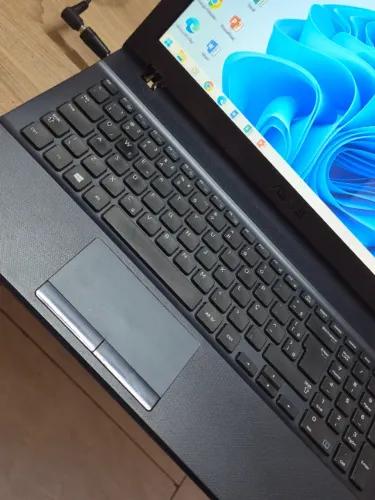 Notebook Samsung Core i3 8 Gigas Memória HD 500 Gigas Somos Loja
