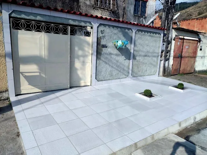 Casa com 2 quartos, quintal espaçoso em Nova Iguaçu