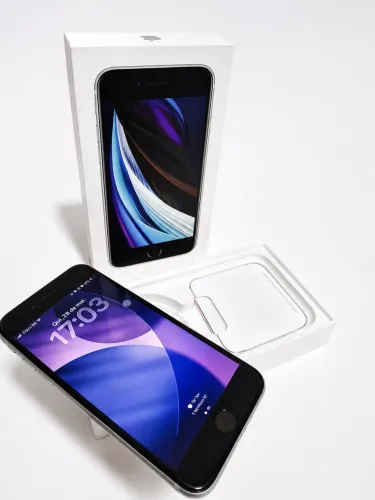 Iphone SE 2ª geração 64GB branco