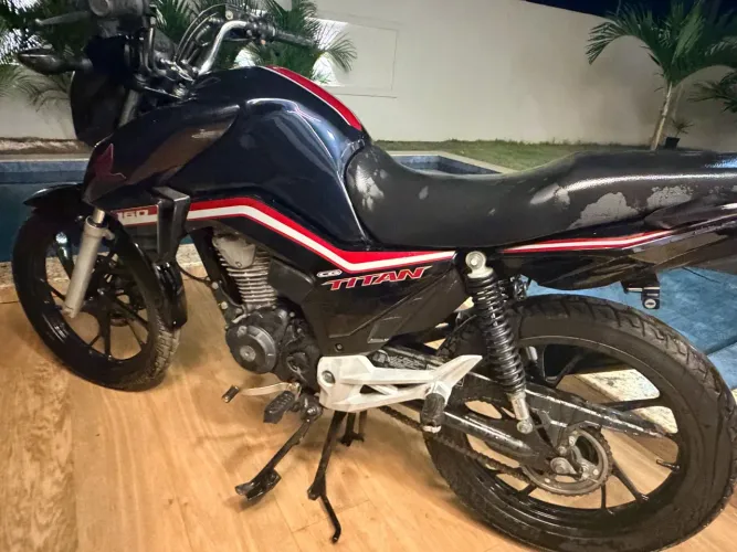 Titan 160