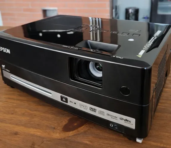 Projetor Epson com HDMI e Leitor DVD 