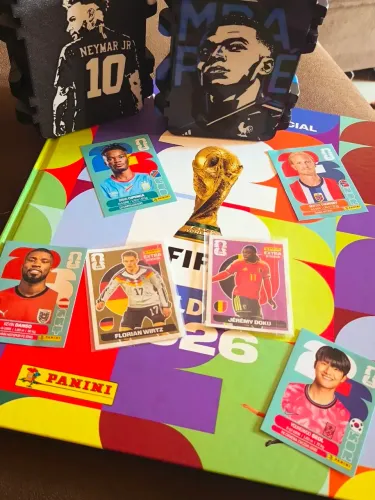Figurinhas da copa do mundo original regular e Gold 