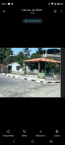 Casa grande para venda, quintal grande, frente de rua comercial, local seguro