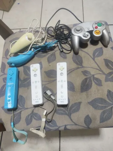 Nintendo Wii Desbloqueado - 4 Controles (um sendo Motion Plus e outro de Game Cube)