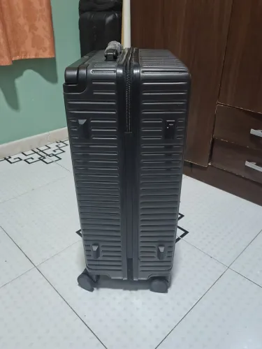 Vende se uma mala nova